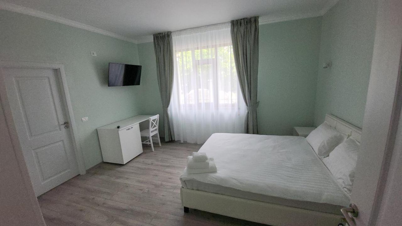 Colt De Rai Bed & Breakfast Hîrtoape Exterior foto