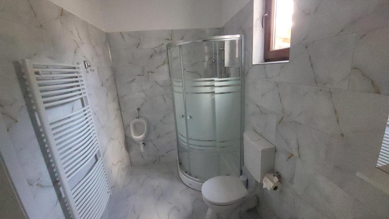 Colt De Rai Bed & Breakfast Hîrtoape Exterior foto