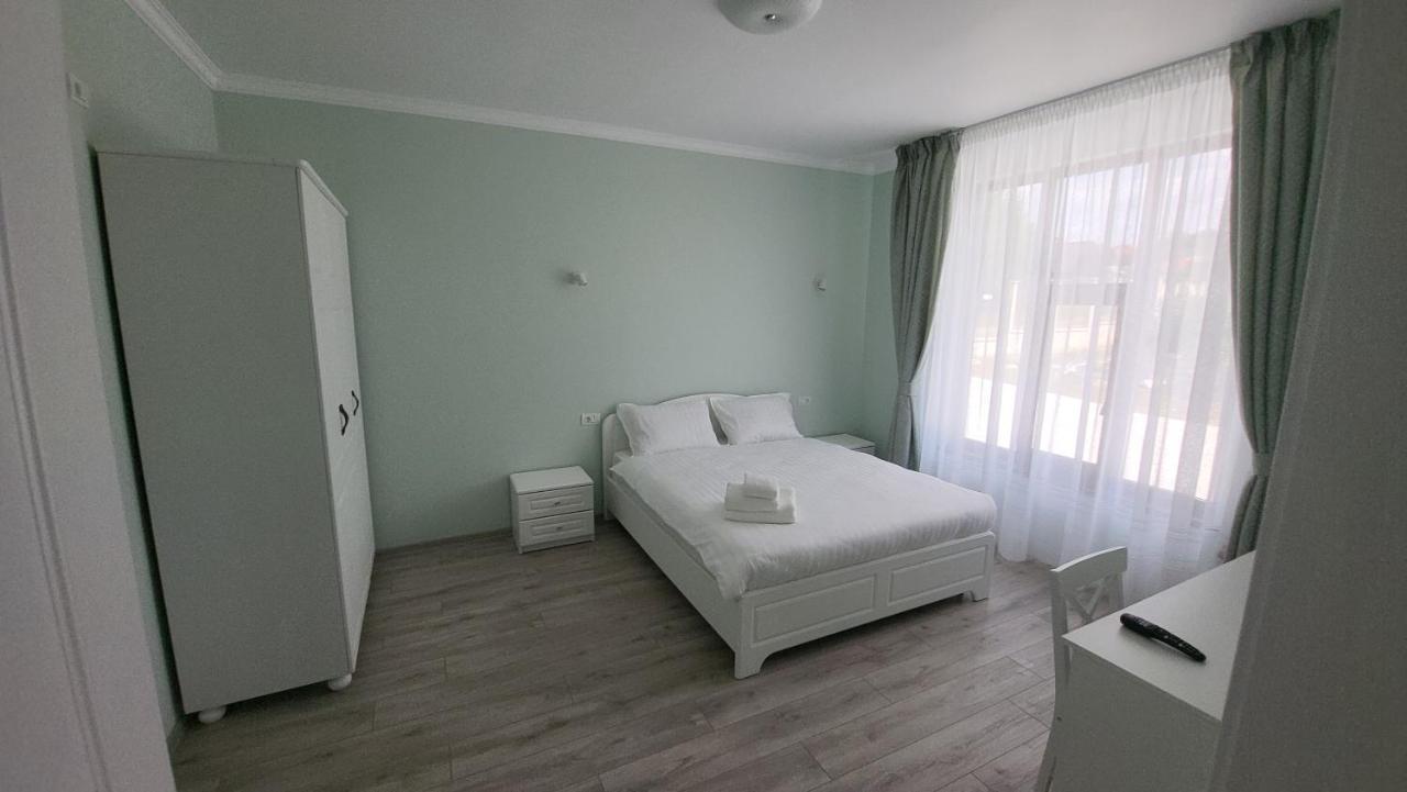 Colt De Rai Bed & Breakfast Hîrtoape Exterior foto