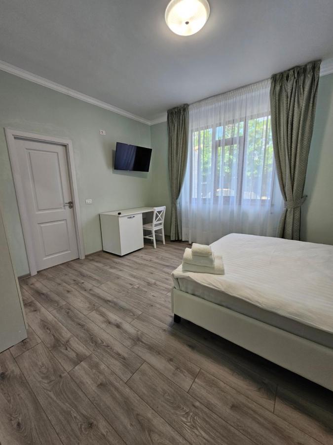 Colt De Rai Bed & Breakfast Hîrtoape Exterior foto