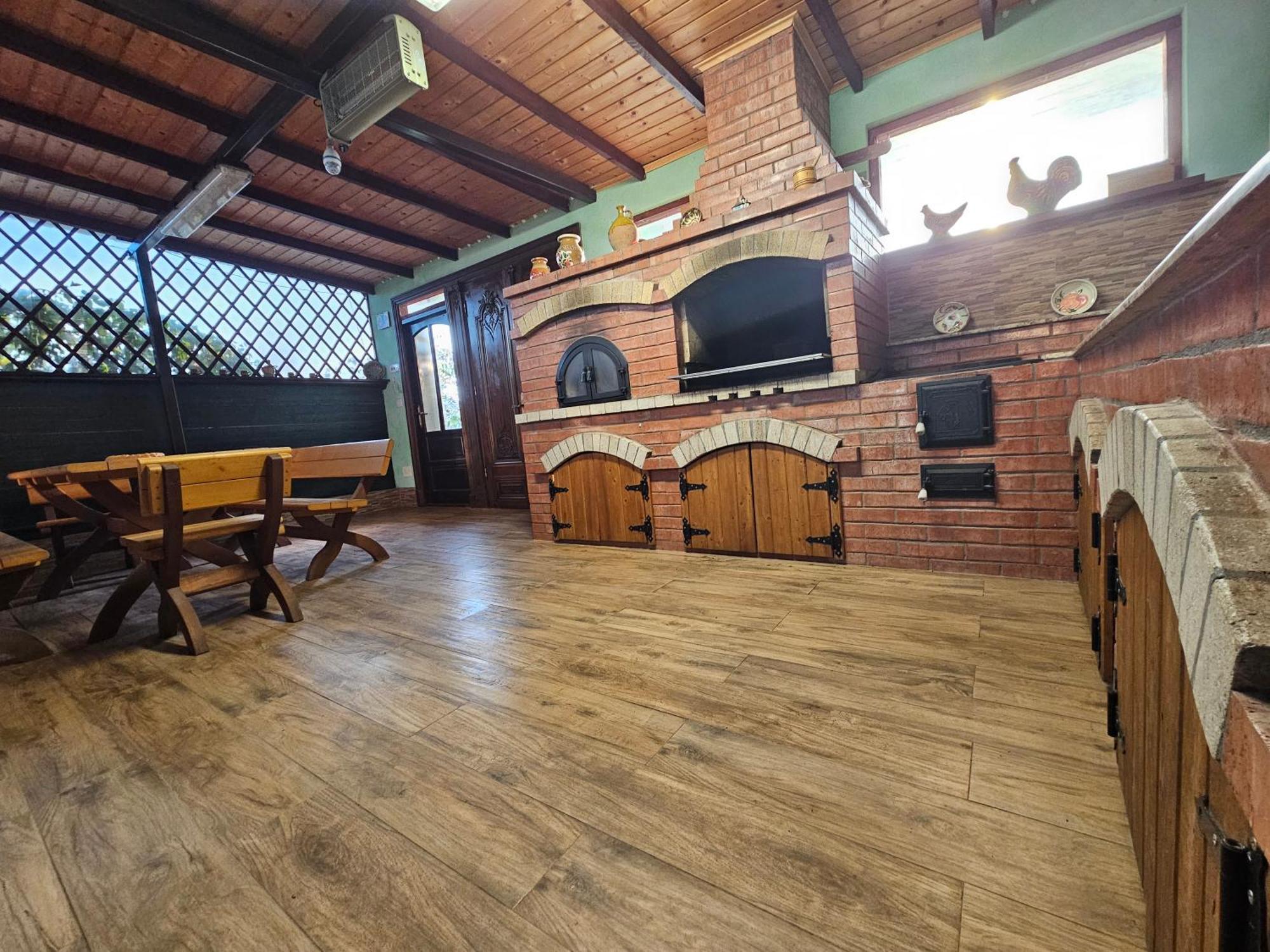 Colt De Rai Bed & Breakfast Hîrtoape Exterior foto